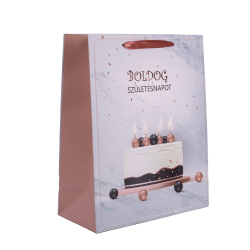 Dísztasak matt 18x23 cm tortás Boldog születésnapot felirattal